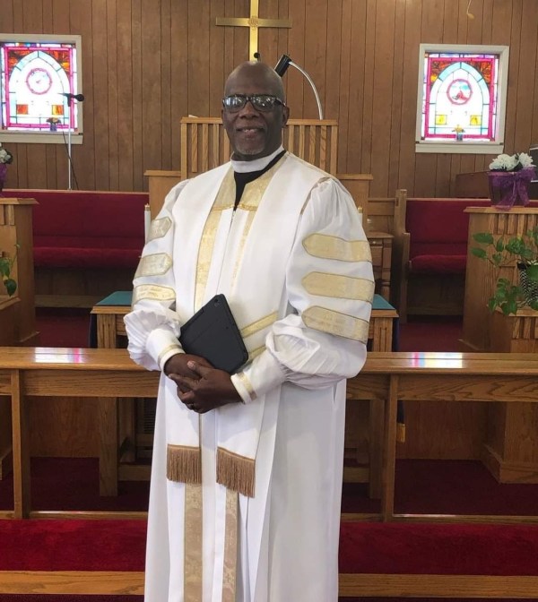 Pastor White Robe (2)